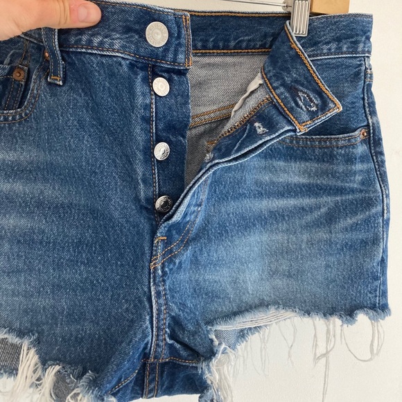 Levi’s Button Fly Cut Off Jean Shorts W28 - Picture 3 of 8